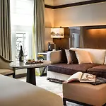 Hyatt Madeleine Отель