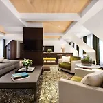 Hyatt Madeleine