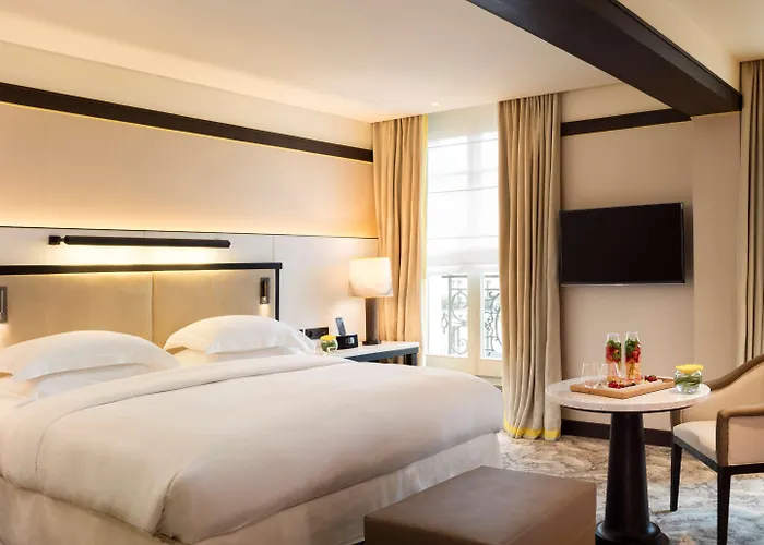 Hyatt Madeleine Ξενοδοχείο 5*