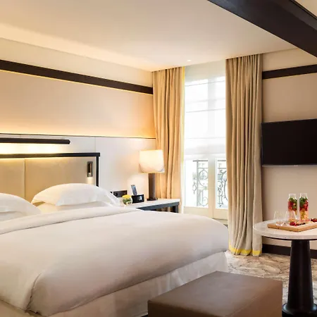 Hyatt Madeleine Hotel 5*